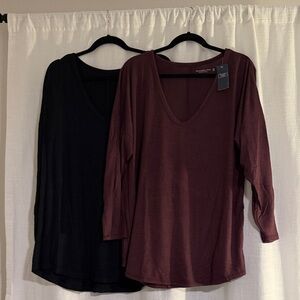 Abercrombie Everyday V-Neck Long Sleeve Tee - Black & Burgundy (XXL)